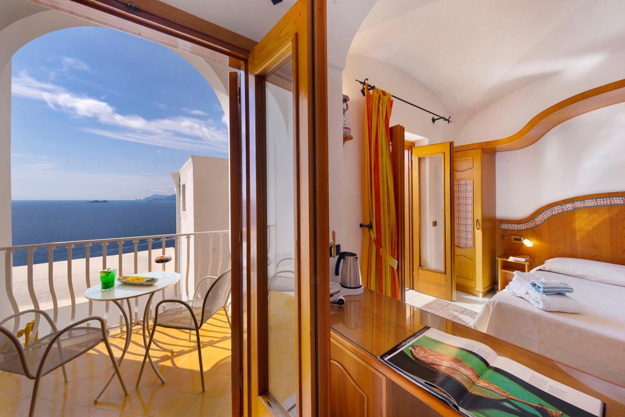 Tramonto D'Oro Hotel Праяно Екстериор снимка