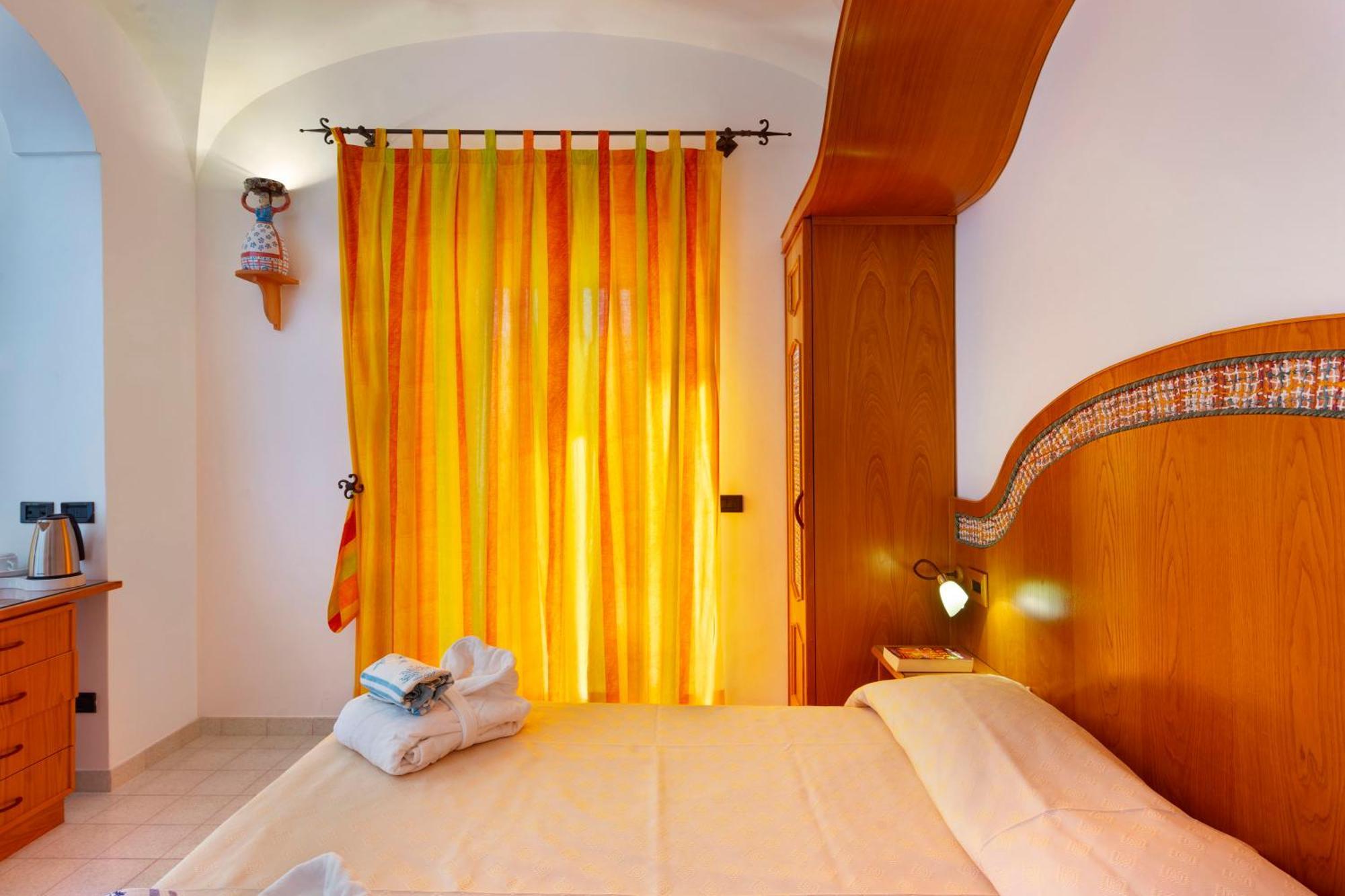Tramonto D'Oro Hotel Праяно Екстериор снимка
